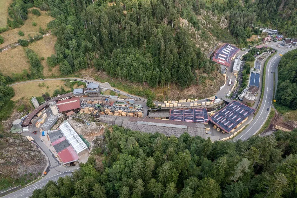 Luftaufnahme des Sägewerks FINKBEINER in Steinbis